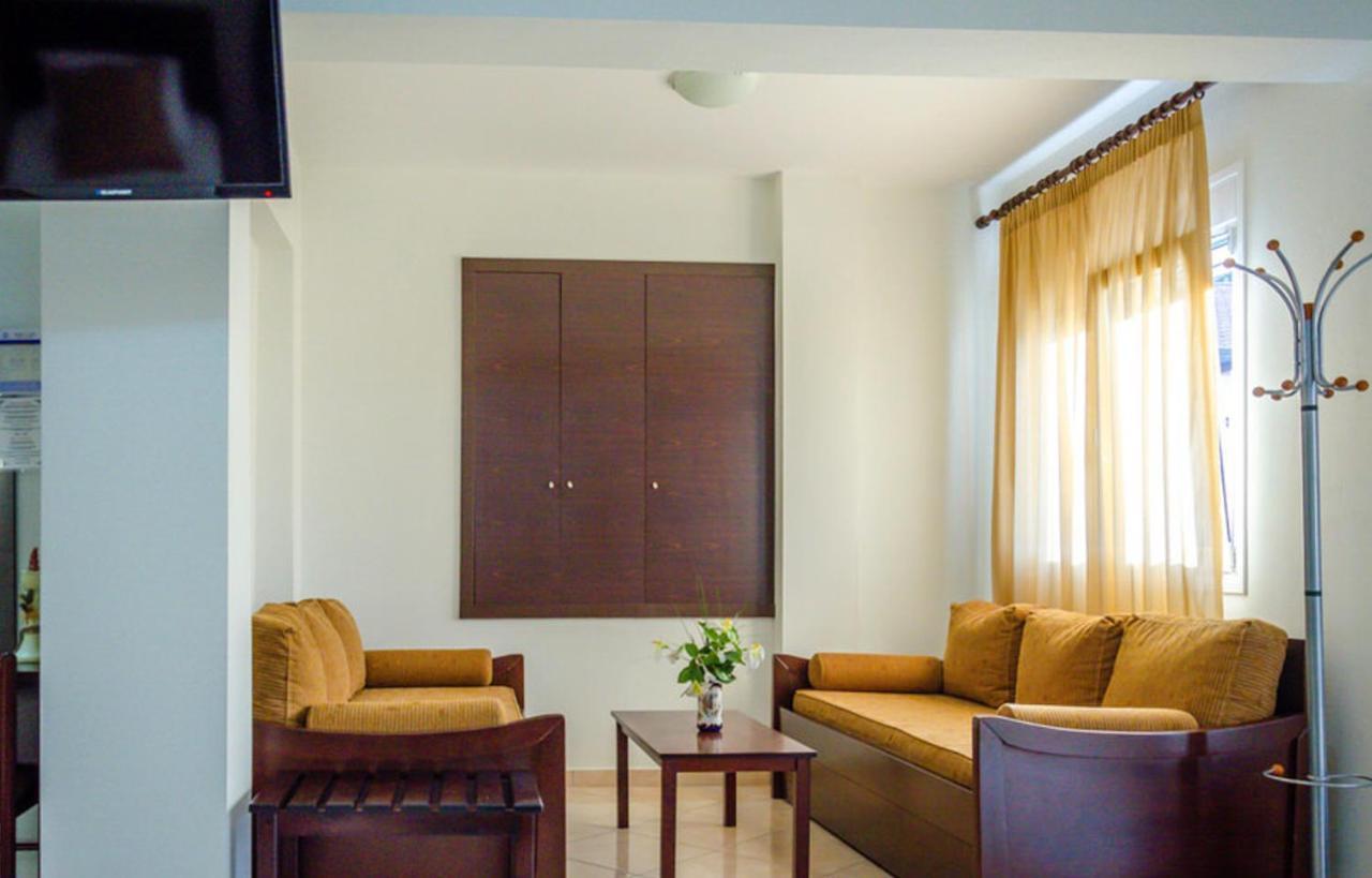 Delfini Hotel سكالا بوتامياس المظهر الخارجي الصورة